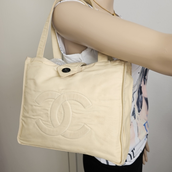 CHANEL HANDBAG NYLON CC Stich - Picture 9 of 16